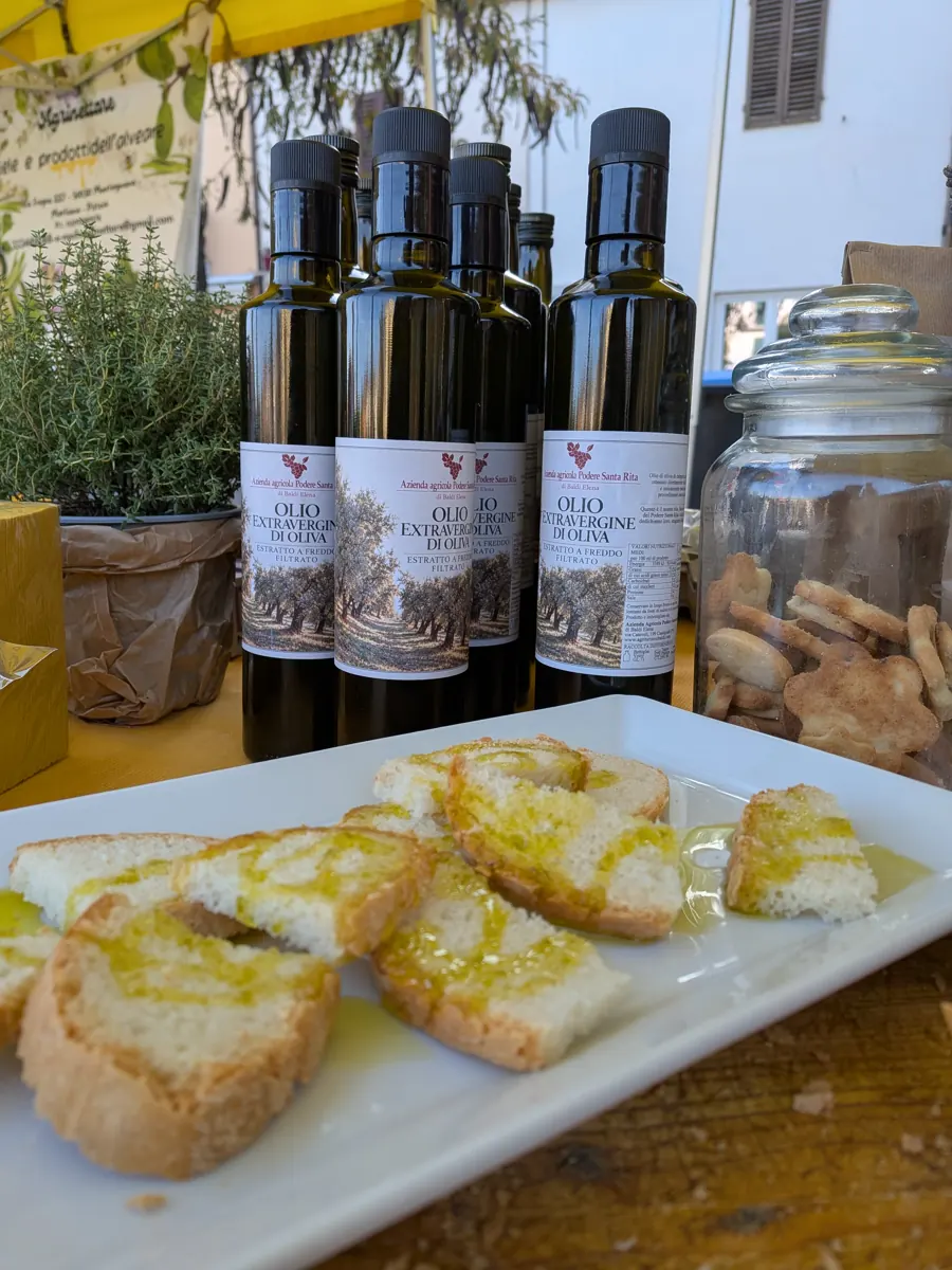 Bottiglie di olio extravergine Podere Santa Rita