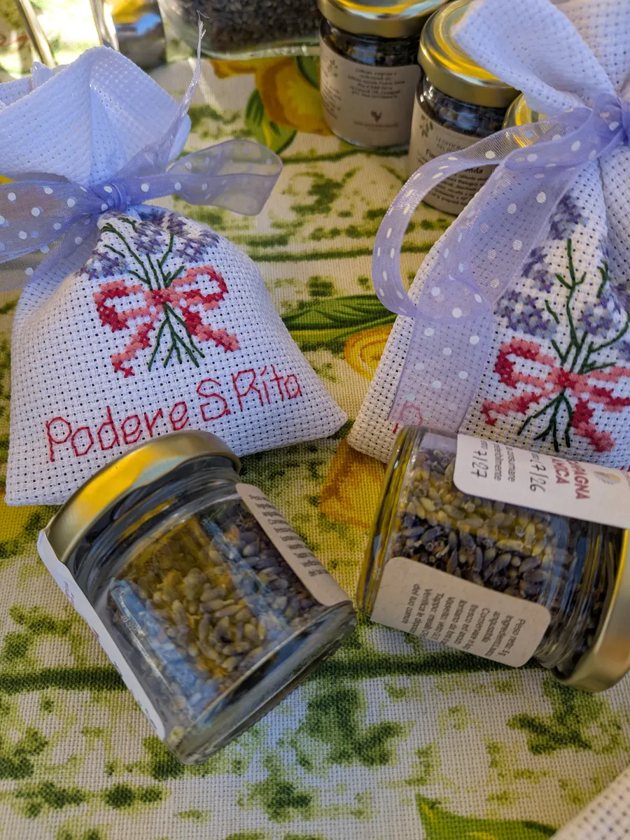 Sacchetti di lavanda ricamati Podere S. Rita